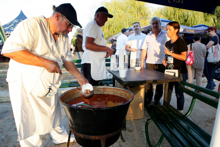 Festival traje četiri dana, ulaz je besplatan a svakog dana od 20 časova biće održavani razni koncerti.