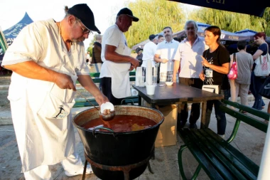 Otvoren "Fish fest" kod Kule Nebojša