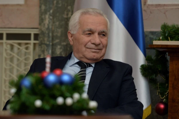 KORONA KOSI PORODICU MOMČILA KRAJIŠNIKA! Umro i Mirko Krajišnik!