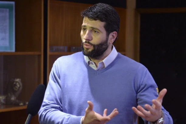 (FOTO) ON JE NOVA UZDANICA SNS, A ONA JE NJEGOVA! Aleksandar Šapić pokazao ženu!