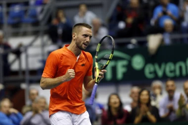 KO ĆE NA MEGDAN FRANCUZIMA? I Troicki ne igra u polufinalu Dejvis kupa!