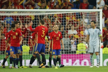 (VIDEO) OČEKIVANO: Vels nadigrao Austriju, Špani pokvarili Bufonu rekord