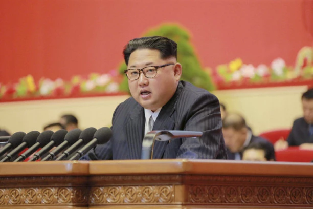SATELIT OTKRIO ČUDNE AKTIVNOSTI SEVERNE KOREJE: KIM OBUČAVA VOJSKU DELFINA?