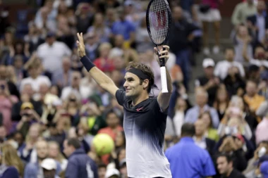 (VIDEO) FAVORITI SIGURNI: Federer rutinski, Nadal se mučio protiv Majera