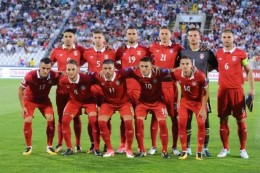 (VIDEO) BRUKA U BEOGRADU: Fudbalerima Srbije pustili himnu Moldavije umesto "Bože pravde"