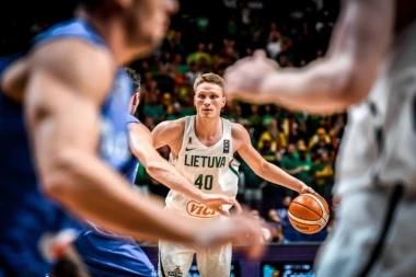 (VIDEO) LITVANCI SRUŠILI "AZURE" U KLASIKU