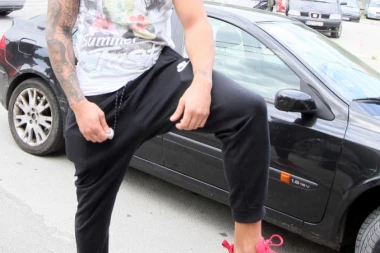 ZADRUGARI U GEJ AFERI: Zbog Zecovih fotki  odlepila Slobina žena!