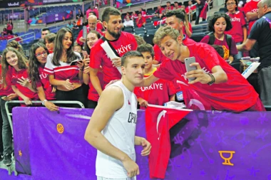 EUFORIJA ZBOG SRBINA: Turci ludi za Bogdanom!