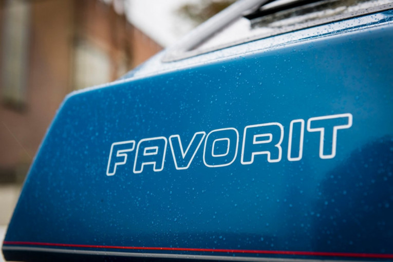 Ime Favorit, "škoda" je već koristila u periodu od 1936-1941 za svoju luksuznu limuzinu