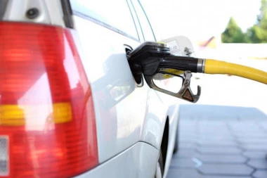 Koronavirus oborio cene goriva: U Srbiji litar benzina jeftiniji za 9, litar dizela za 10 dinara?!