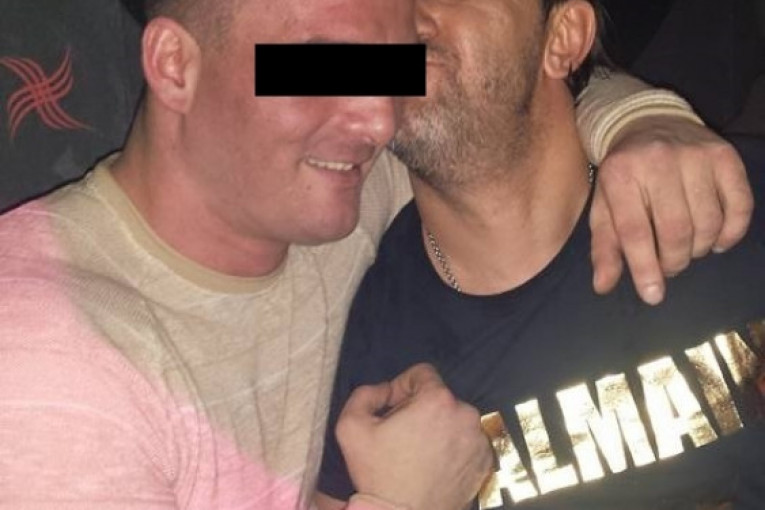 Aca Lukas sa Lukom deli nežnost