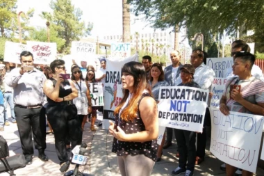 STRAŠNO! Uhapšeno više od 30 ljudi koji se bune protiv deportovanja migranata!