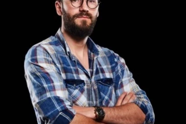 UŽAS: Suvlasnika "Kafeterije" pretukli šipkom i polomili mu ruku!