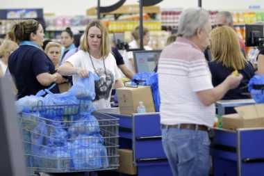 (VIDEO) UPOZORENjE GUVERNERA: Nećete preživeti ako dođe do udara, svi se evakuišite!