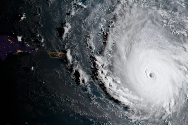 (VIDEO) Cela Evropa u panici: Uragan Lorenco se približava i preti da napravi potpuni haos