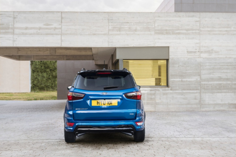 Zadnja vrata otvaraju se bočno