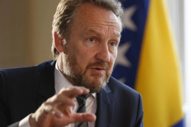 Izetbegović poručio da se neće sastati sa Milanovićem: Neću se odazvati na poziv dok se ne ispoštuje hijerarhija u BiH