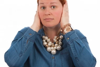 RUSKI ZDRAVSTVENI HIT: Votkom, propolisom i lukom protiv gluvoće