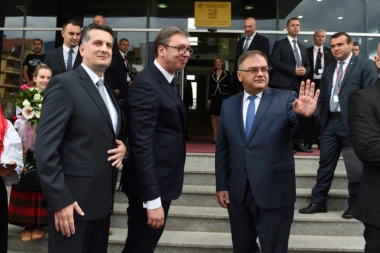 IVANIĆ: Razgovor sa Vučićem ohrabrio