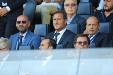 "PRINC RIMA" PONOVO U KLUPI: Toti pohađa kurs za trenera