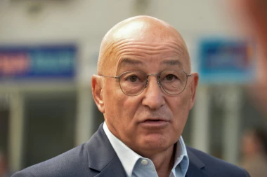 Muslin: NE IDEMO NA ŽURKU U BEČ!