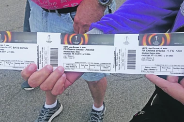 HAOS NA MARAKANI ZBOG KARATA ZA LE: BEŽANIJA IZ ŠKOLE  ZBOG ZVEZDE!