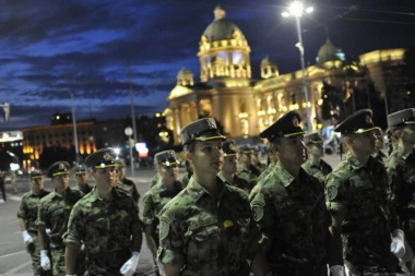 RASTE SRPSKA SNAGA: Primljena 223 profesionalna vojnika