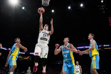 SLOVENCI UBEDLJIVO DO ČETVRTFINALA!