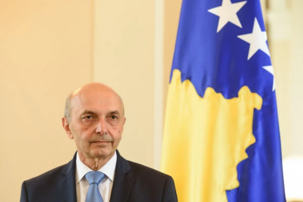 Mustafa za bezuslovno ukidanje taksi