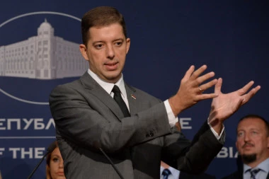 ĐURIĆ PITA BRISEL: Da li za Srbe u svemu važe druga pravila?