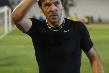 (VIDEO) STOJKE KAO HOBOTNICA: Pogledajte čudesnu odbranu golmana Partizana