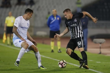 (VIDEO) NAPADAČ ODGOVORIO FOTKOM: Grobari vređali Ožegovića, navijači sa istoka i zapada mu aplaudirali