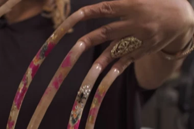 LAKIRA NOKTE NEDELJU DANA: Ova žena ima kandže!