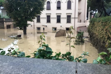 TUGA U ITALIJI: Poplava usmrtila celu porodicu!