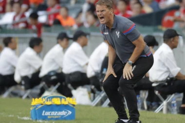 LUKA MILIVOJEVIĆ OSTAO BEZ TRENERA: Kristal Palas otpustio Franka de Bura