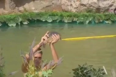 NIJE IMALA SREĆE: Mina uhvatila ribu, a nije Ljubinko!