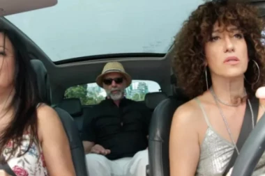 Grupa na okupu,  bez Zane Nimani