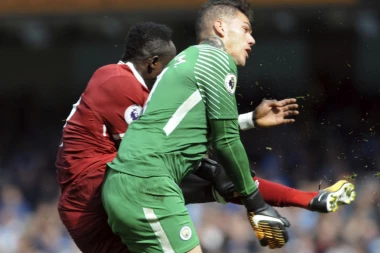 (FOTO) Golman Sitija ostao unakažen nakon starta Manea iz Liverpula