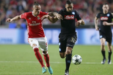 (FOTO) Benfika drži srpskog fudbalera još četiri godine!