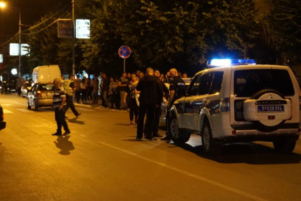 Incident u Novom Pazaru: Odbio da pokaže ličnu kartu pa ŠČEPAO policajca za vrat