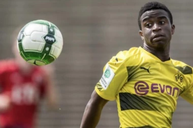 DEČAK ILI ČOVEK: Verujete li da ima 12 godina?!