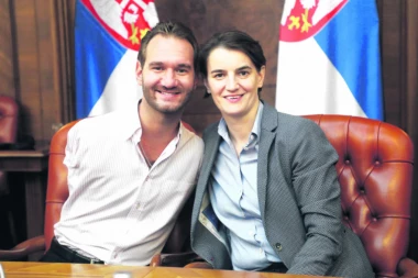 POZNATI HUMANISTA ODUŠEVIO: Vujičić održao čas za ministre