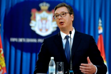 Vučić: Podrša Srpskoj listi, Haradinaj zločinac