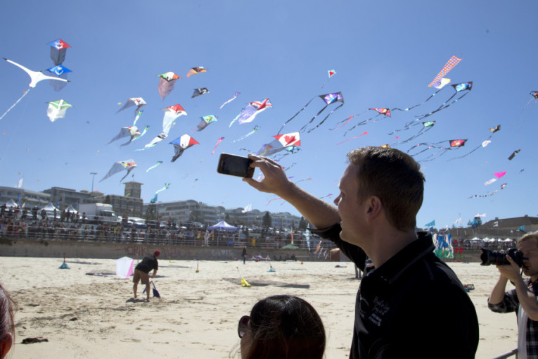 Na pešćanoj plaži Bondi u Sidneju, održan je festival letećih zmajeva koji svake godine poseti veliki broj turista.