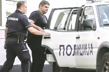 Mirkoviću robija zbog novogodišnjih paketića