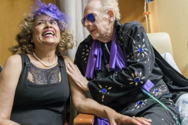 LJUBAV POBEDILA I NAJTEŽU BOLEST: Pronašli se posle 50 godina i venčali!