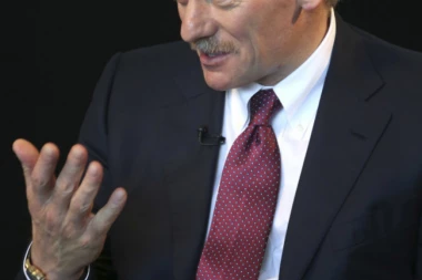 PESKOV: Nema planova za sastanak Putina i Trampa