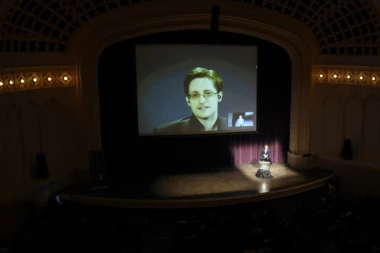 Najpoznatiji svetski uzbunjivač Edvard Snouden: U svetu totalne prismotre svi smo kriminalci