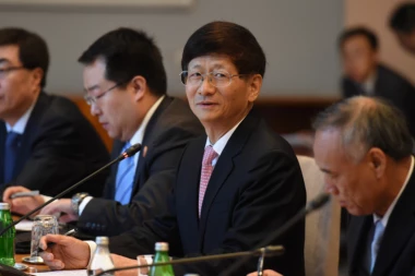 Šta poseta najbližeg saradnika kineskog predsednika zaista znači za Srbiju?!