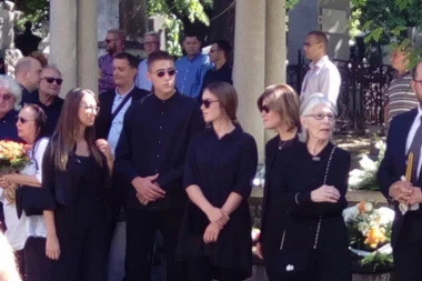 ISPRAĆAJ LEGENDE: A sad Adio, Ljubiša Samardžić